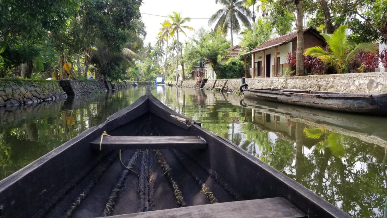 The Blues Hotel Alappuzha Екстериор снимка